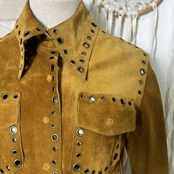 Vintage | Essendi Rich Brown Suede Snap Front Shirt Jacket with Grommet Detail - Picture 2 of 12